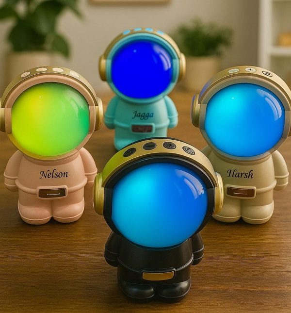 🚀 Astronaut Bluetooth Speaker – Custom Name Edition 🌌